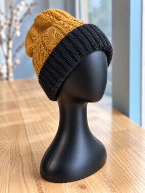 Uriah 100% Baby Alpaca Reversible Cable Knit Beanie Unisex NWT